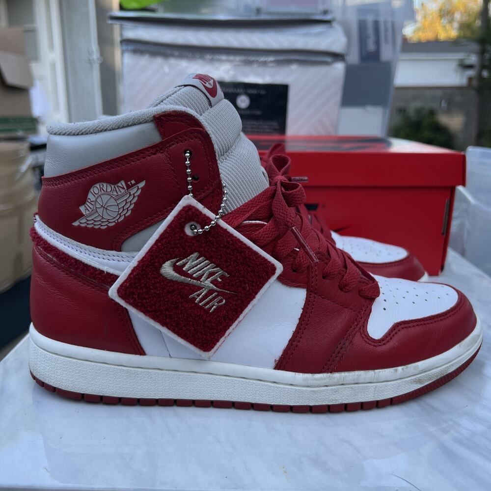 Nike Air Jordan 1 High OG Newstalgia Varsity Red DJ4891-061 Size 8,5 - Picture 2 of 13